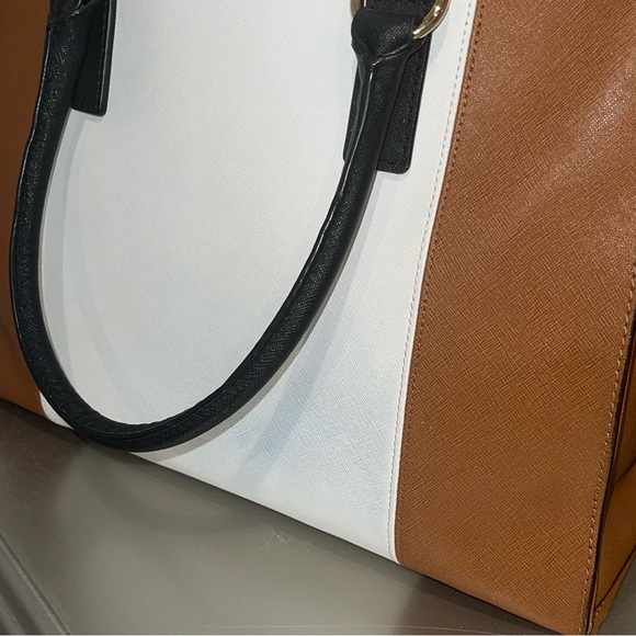 Michael Kors Hamilton Large Tote Bag - Picture 13 of 16